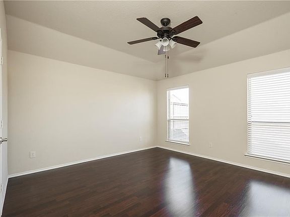4th image of 1738 Twin Hills Way