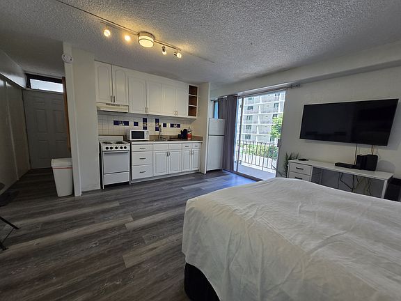 5th image of 424 Walina St APT 41