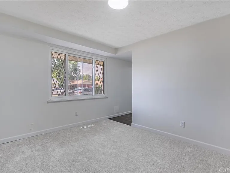 6221 Longford Rd — Photo 12