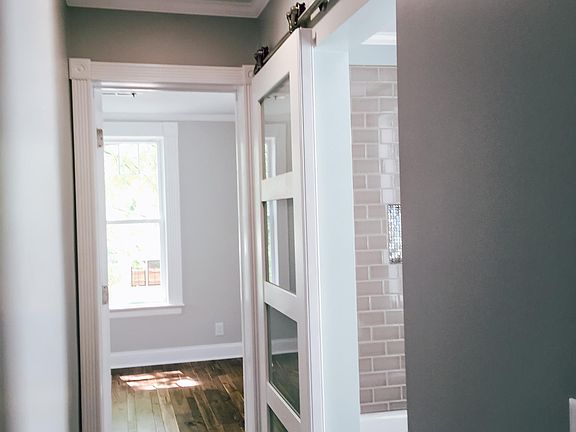 4th image of 3019 Parkwood Ave