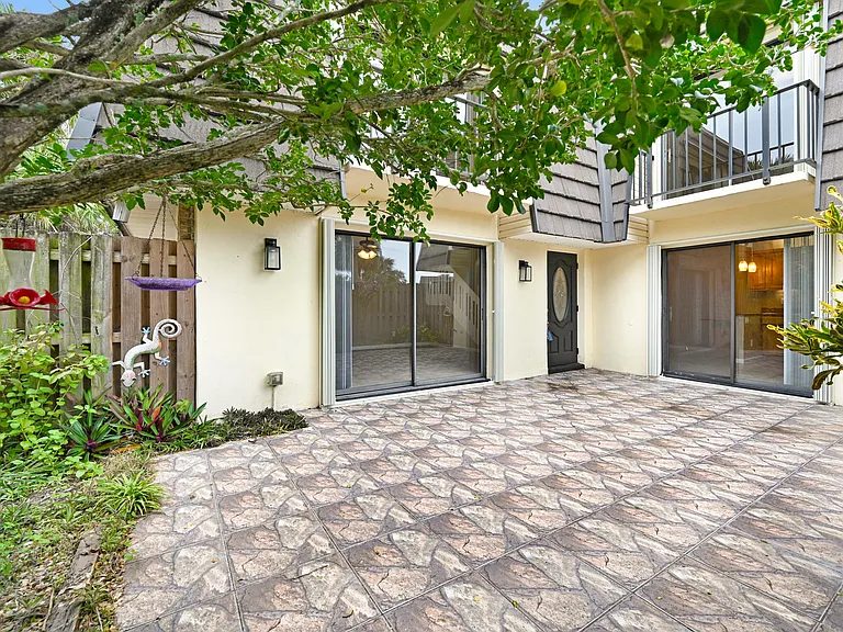 2111 Vista Oaks Cir NE — Photo 3