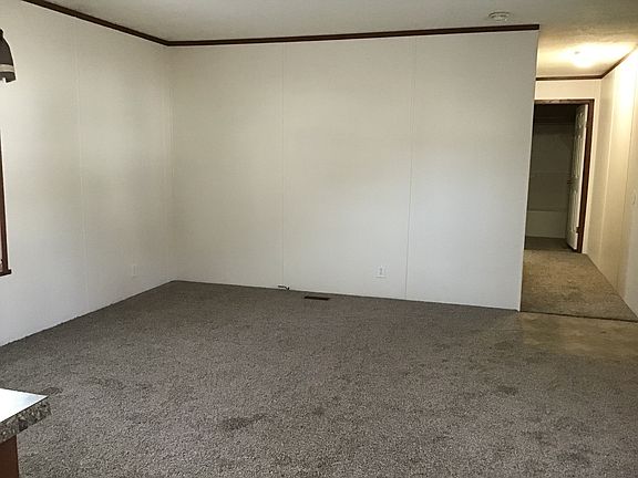 5th image of 900 W Columbia St #138