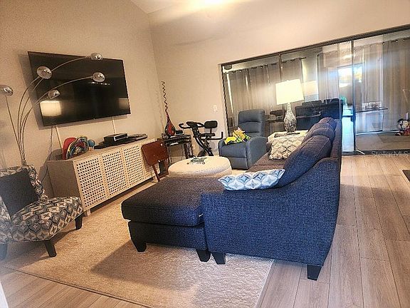 5th image of 723 Elkhorn Rd