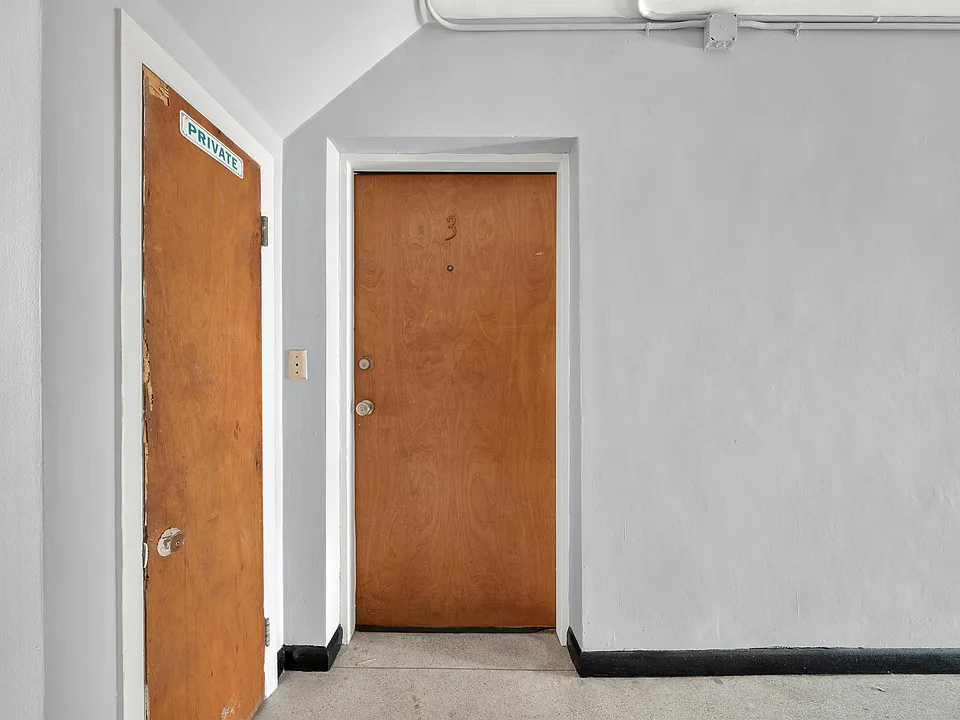 340 Madeira Ave #3