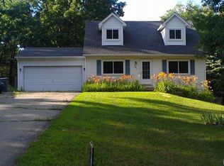 2935 Macomb St, Pinckney, MI 48169