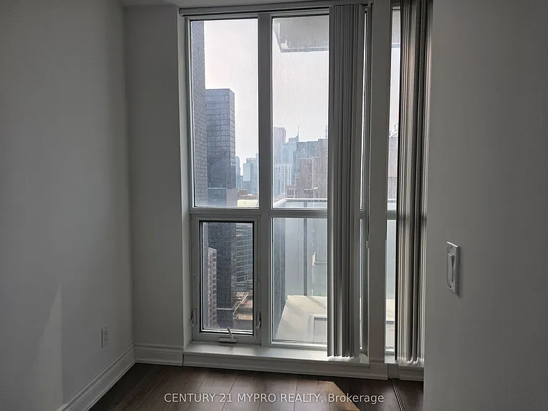 770 Bay St #Penthouse 507 — Photo 12
