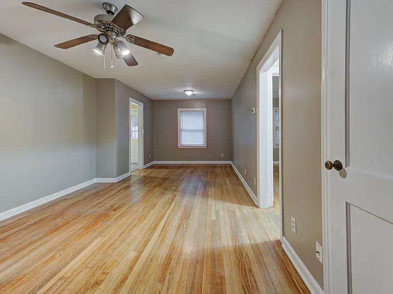 1005 W Eufaula St — Photo 4