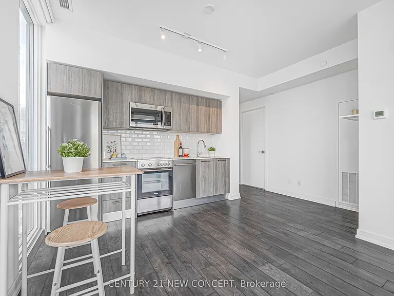 28 Wellesley St E #1902 — Photo 8