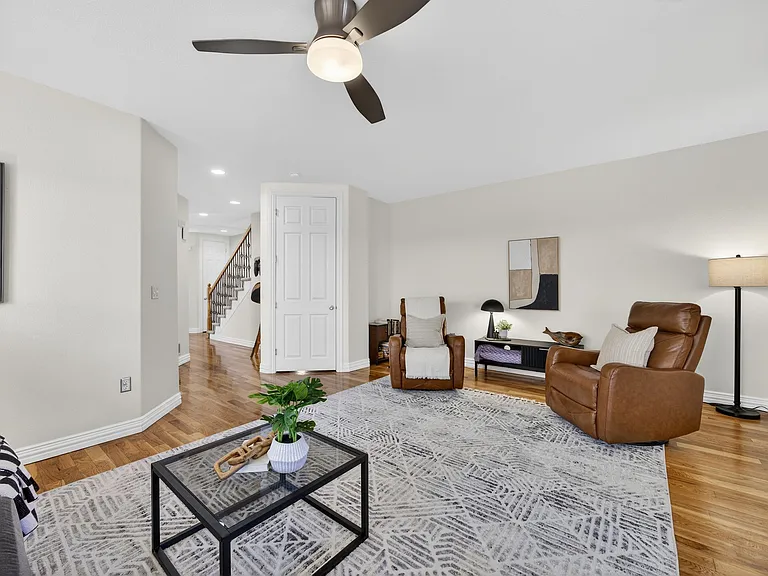 2933 Lawrence St — Photo 5