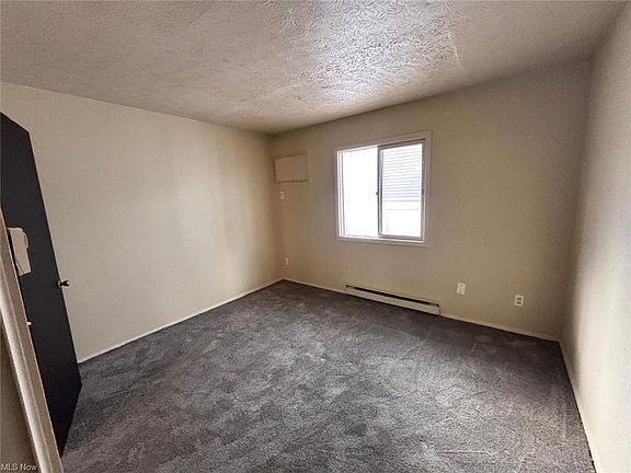 3rd image of 519 Crosby St APT 3
