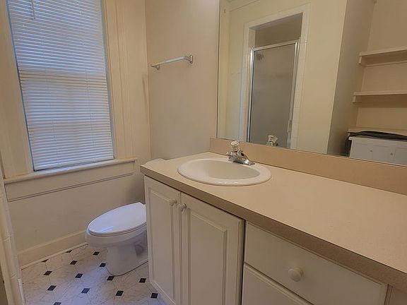4th image of 134 Jefferson St Unit B
