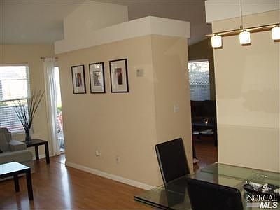 5th image of 430 Muscat Dr
