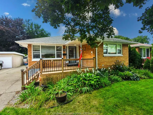 28 Woodland Ave, Chatham Kent, ON N7L 2S6