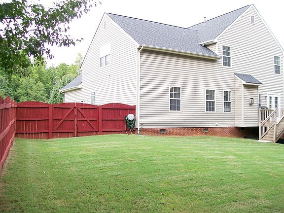 4th image of 384 Woodsberry Shoals Dr