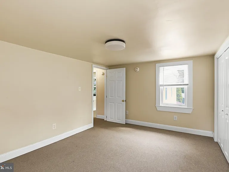 4 Thorn St — Photo 21