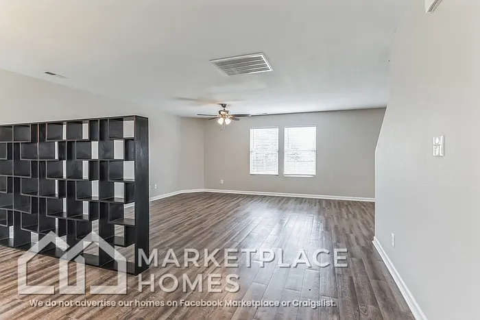 3 bed, 2.5 bath, 2240 sqft, $1,750 — Photo 4