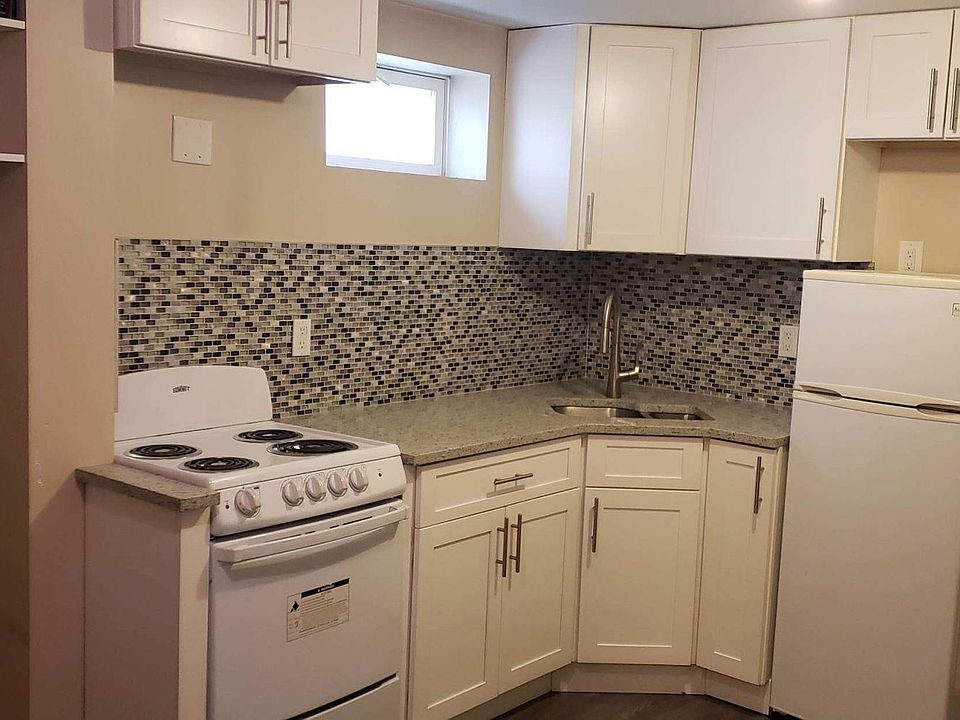 1st image of 240 Woodward Ave #2
