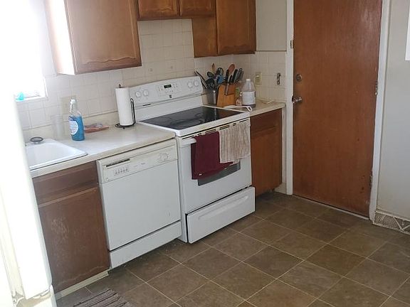 4th image of 428 E Drake Rd