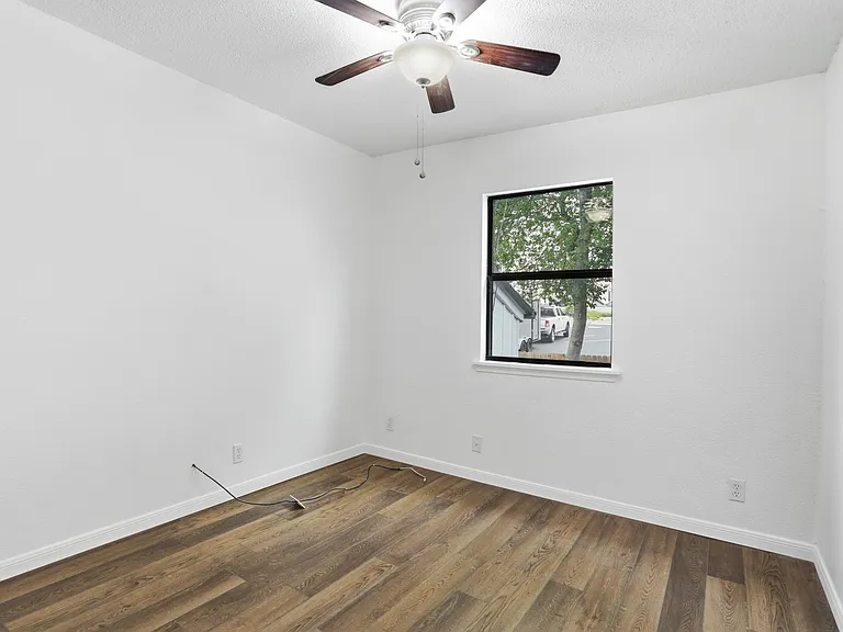 8112 Scottshill — Photo 26