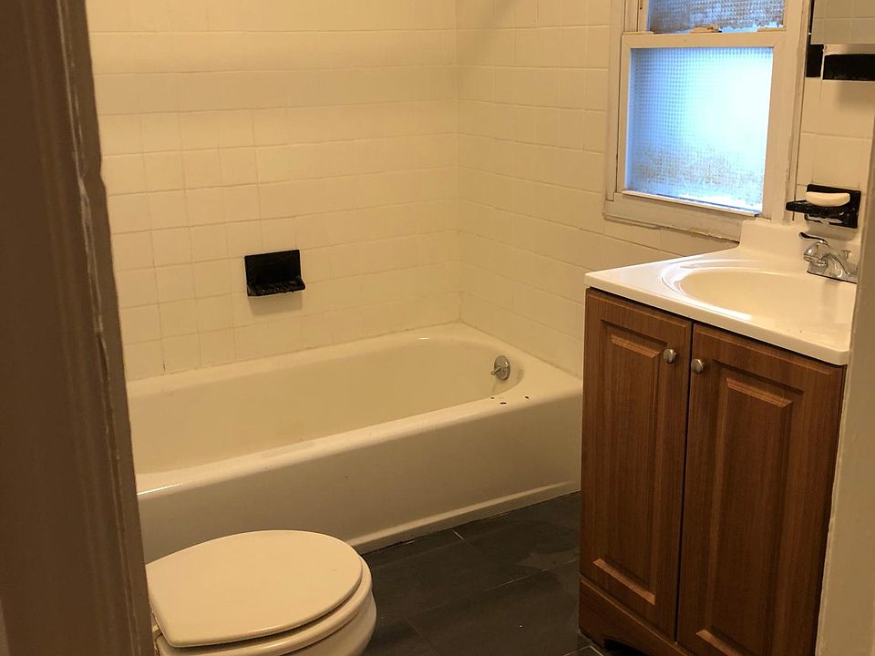 1st image of 24 Chestnut Pl Fl 2nd