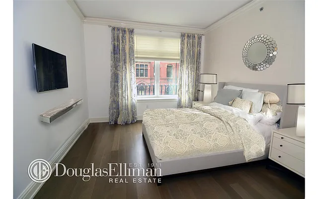 Sold by Douglas Elliman | media 17