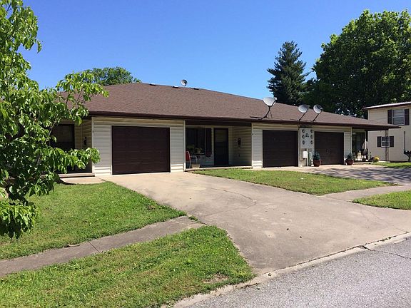 Exterior 416 W. Spring St., Neosho, MO. Apartment 1 is on the right.