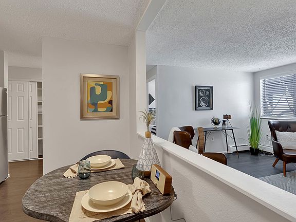 5th image of 1430 N Humboldt St #403