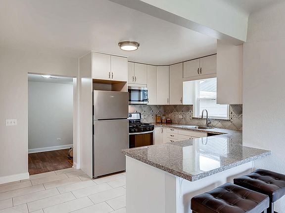 4th image of 9125 S Avers Ave