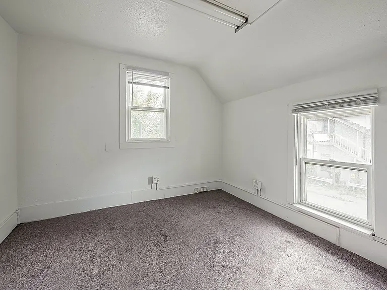 312 Ballard St — Photo 10