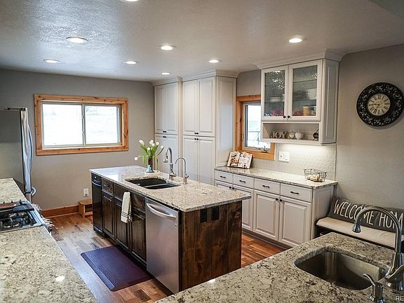 3rd image of 45111 Carpenter Ct