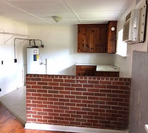 5th image of 1328 Barry St #2