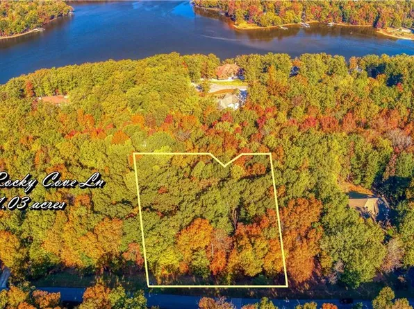 618 Rocky Cove Ln #20, Denton, NC 27239