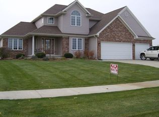 1247 Berkshire Dr, Williamston, MI 48895