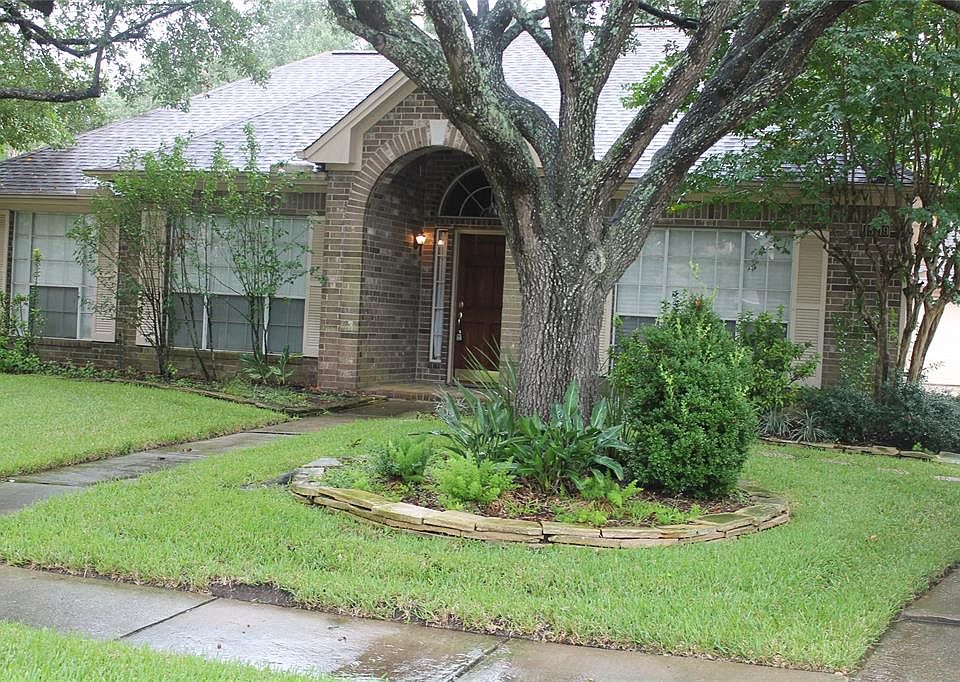 1st image of 15819 Jamie Lee Dr