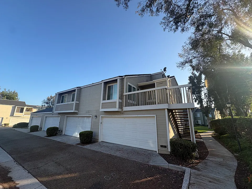 23469 Cambridge Rd