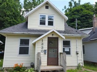 1330 Roosevelt Ave, Lansing, MI 48915