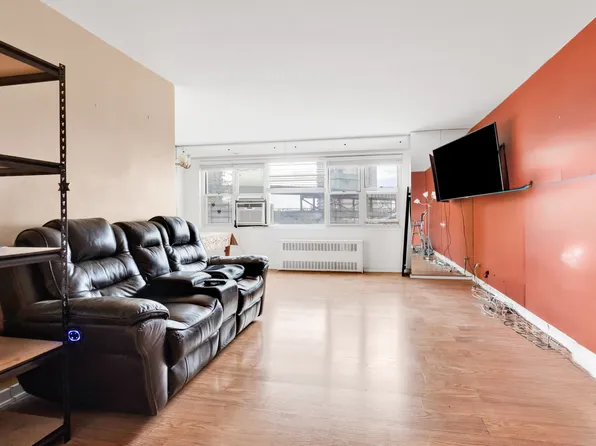 2940 West 5th Street image 4 of 21