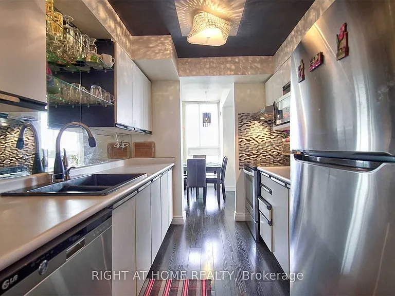 3233 Eglinton Ave E #1406 — Photo 22