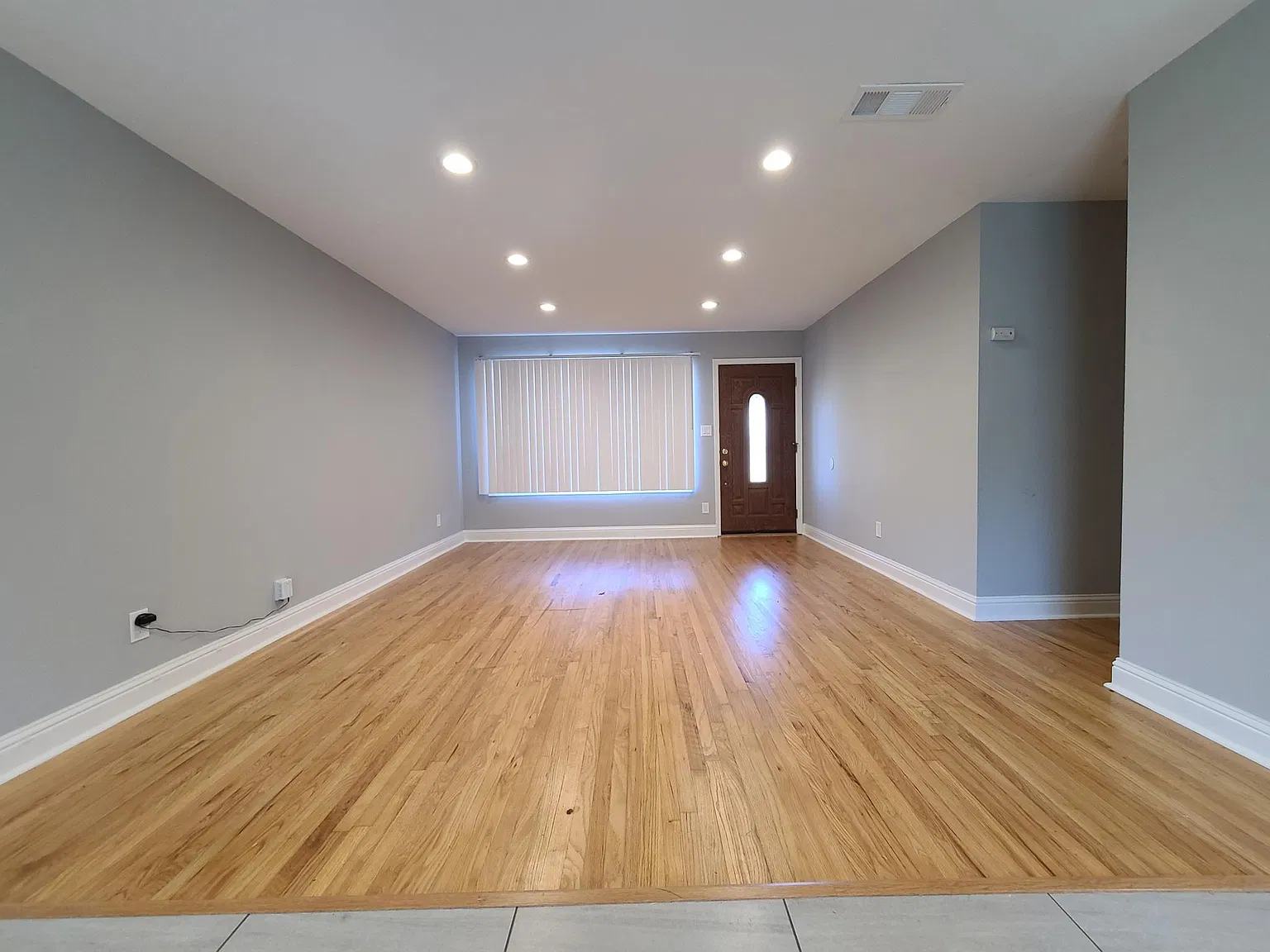 3 bed, 1200 sqft, $4,895 — Photo 3