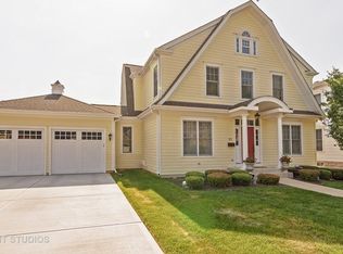 921 N Highland Ave, Arlington Heights, IL 60004