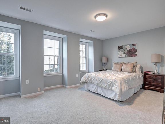 2nd image of 5460 New London Park Dr