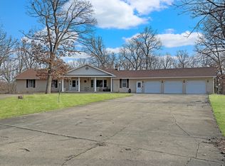 2027 Burd Hvn, Freeport, IL 61032