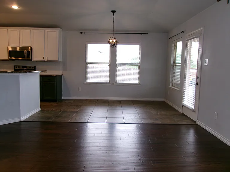5727 Mountain Hollow Dr — Photo 8