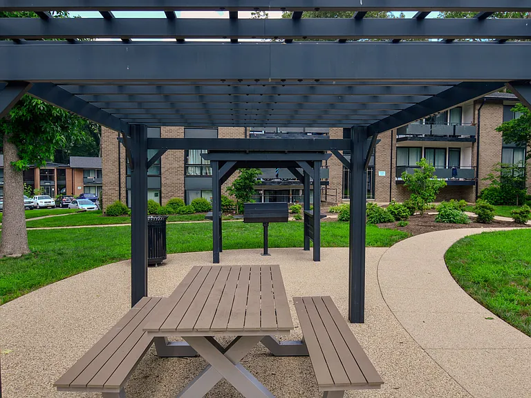 Franklin Park At Greenbelt Station — Photo 9