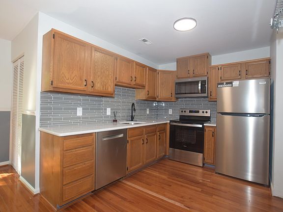 4th image of 312 Surry Ln