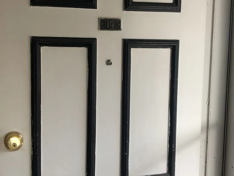 Colonial Manor — Photo 12