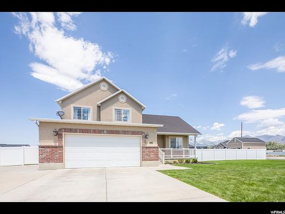 4th image of 992 W Woods Dr