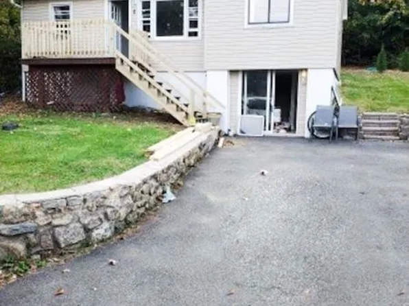 2 Shore Rd, Lake Hopatcong, NJ 07849