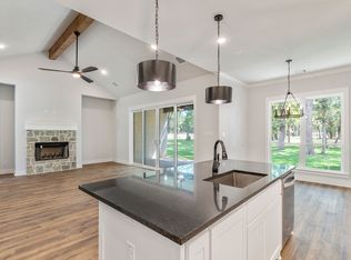 124 Colonial Dr, Mabank, TX 75156