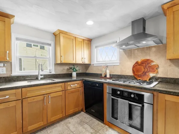 43 Elm St, Medford, MA 02155